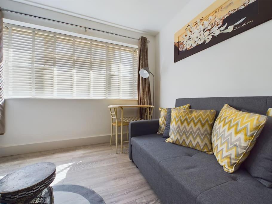 Fabulous Quiet Chelmsford Apartment - Free Parking Exterior photo