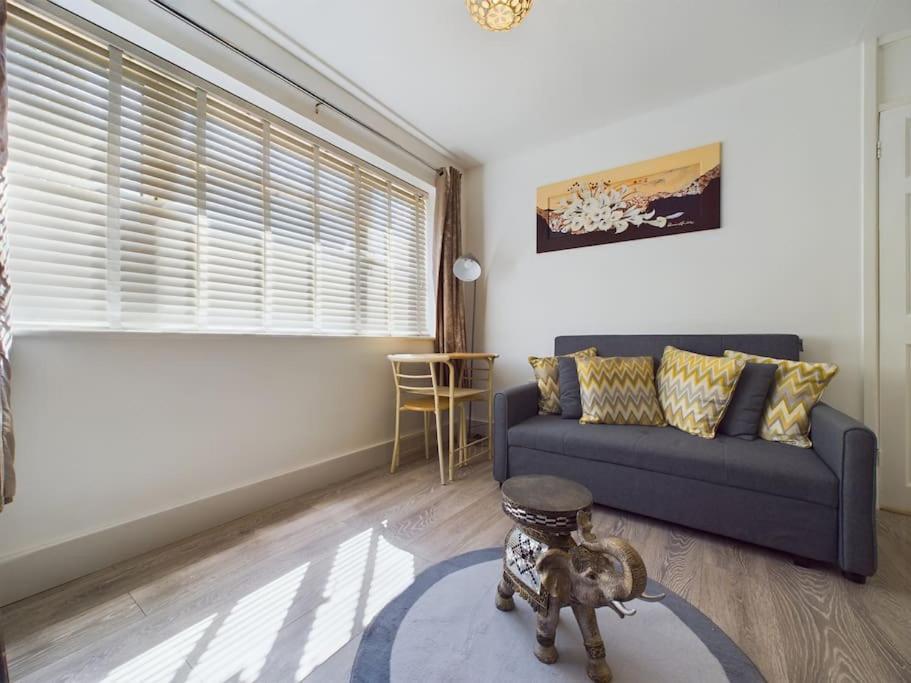 Fabulous Quiet Chelmsford Apartment - Free Parking Exterior photo