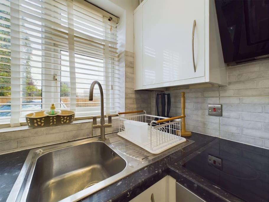 Fabulous Quiet Chelmsford Apartment - Free Parking Exterior photo