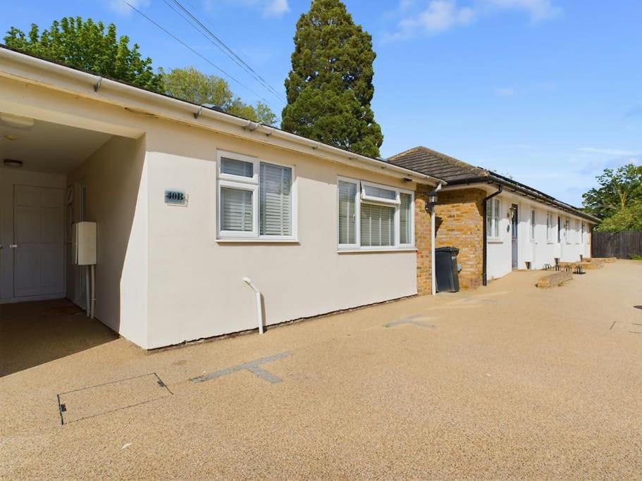 Fabulous Quiet Chelmsford Apartment - Free Parking Exterior photo