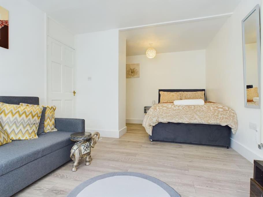 Fabulous Quiet Chelmsford Apartment - Free Parking Exterior photo