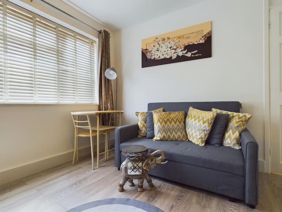 Fabulous Quiet Chelmsford Apartment - Free Parking Exterior photo