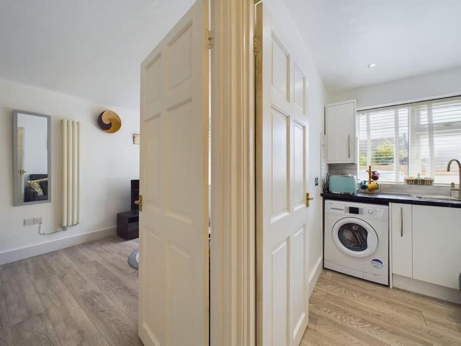 Fabulous Quiet Chelmsford Apartment - Free Parking Exterior photo